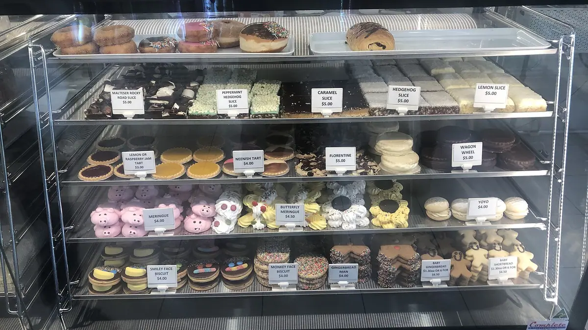 Gregs – bakery in Archway, London